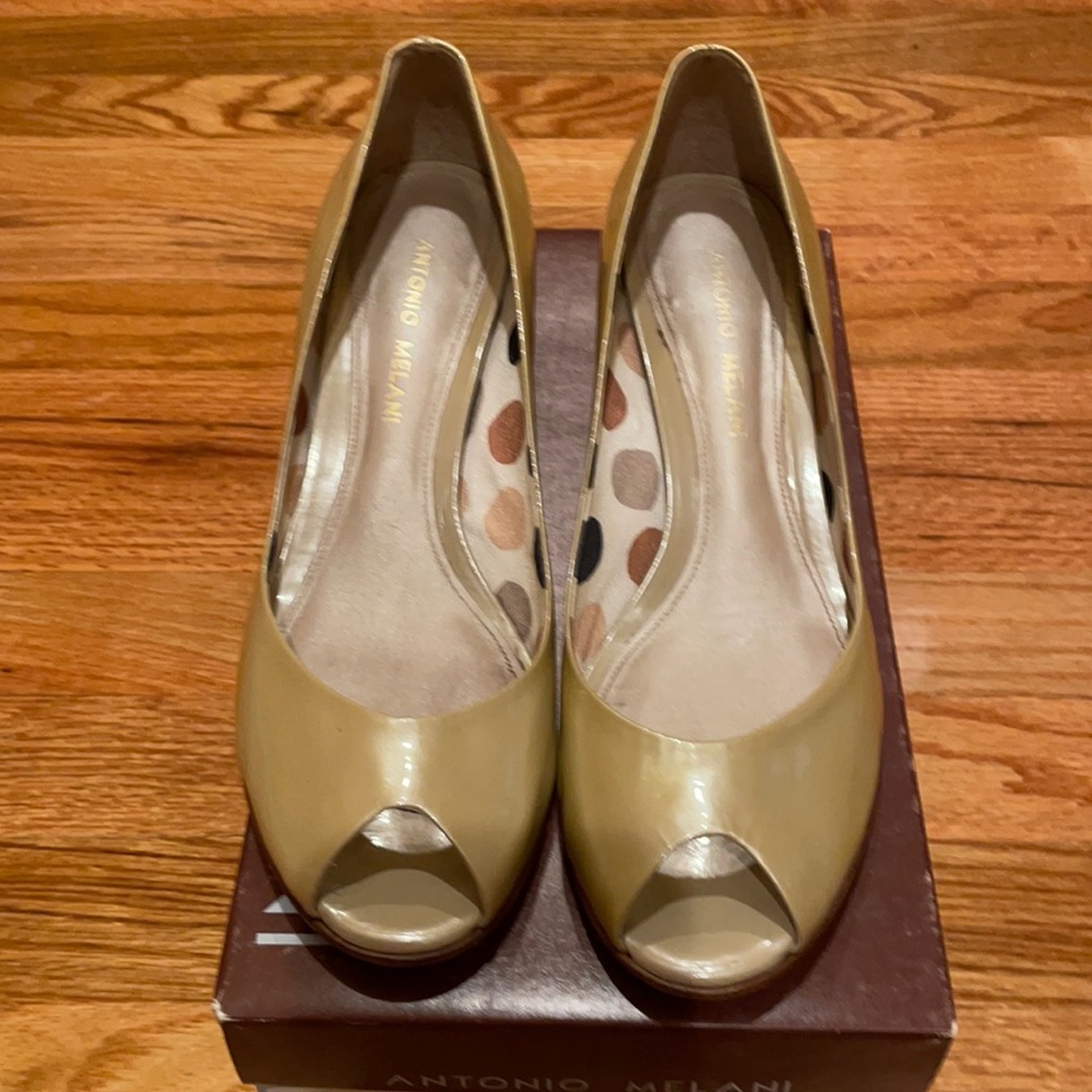 Worn 3x! Antonio Melani peep toe low heel